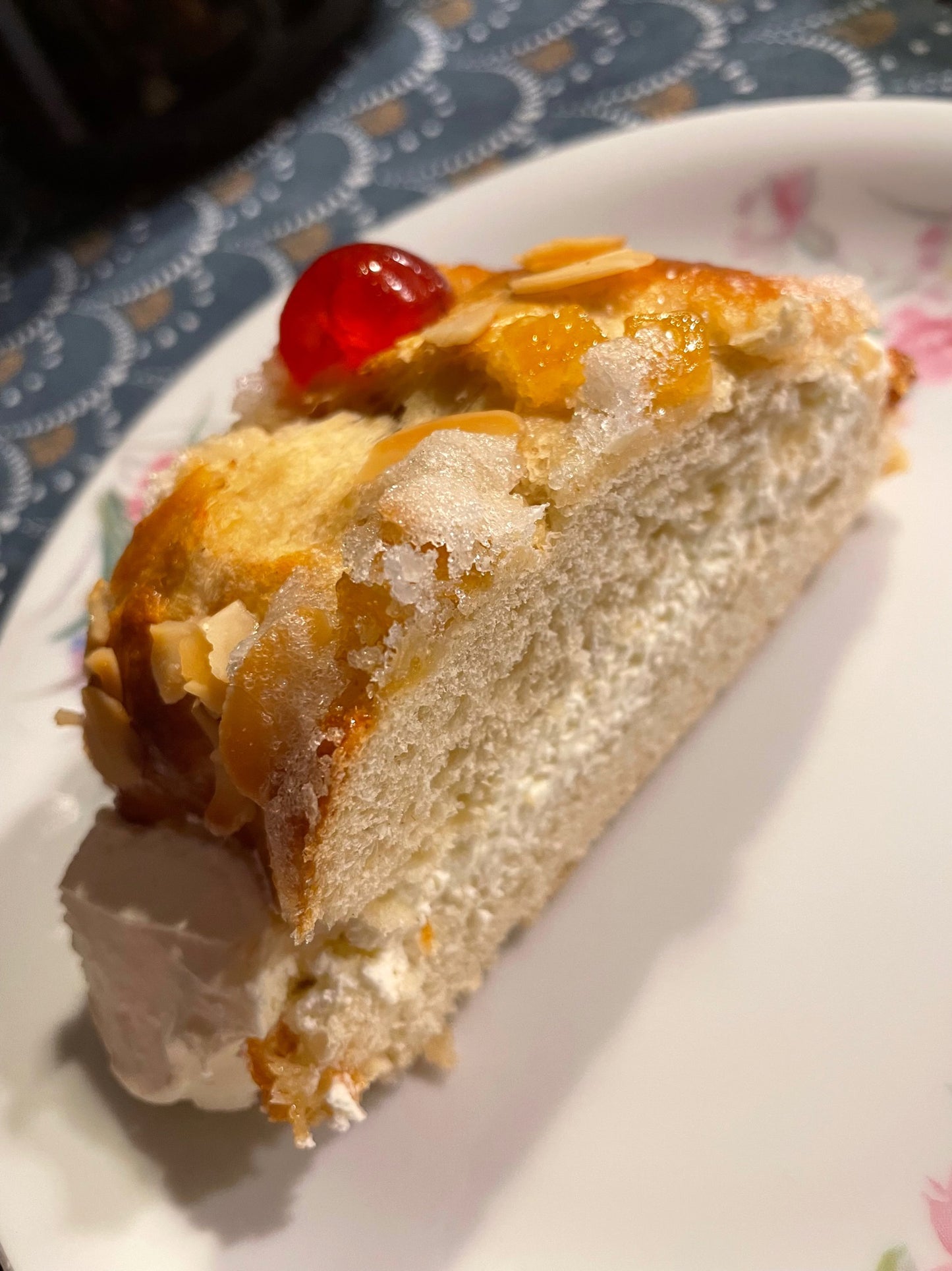 Roscon de Reyes - with Cream
